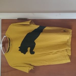 Yellow short sleeve shirt